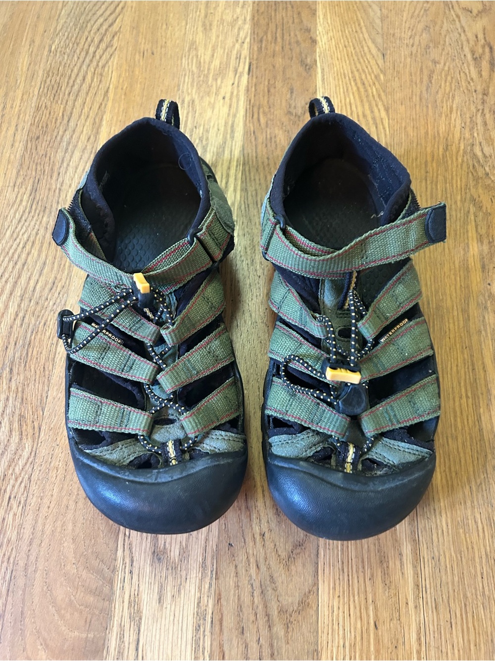 Boys Keens sandals